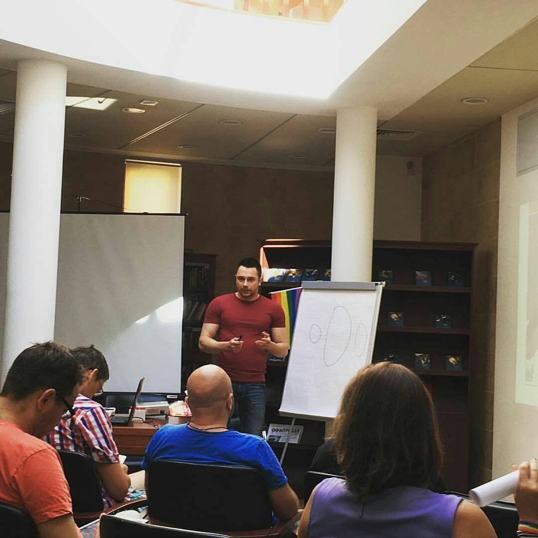 Специалист компании АБЦ Попперс Специалист компании АБЦ Попперс